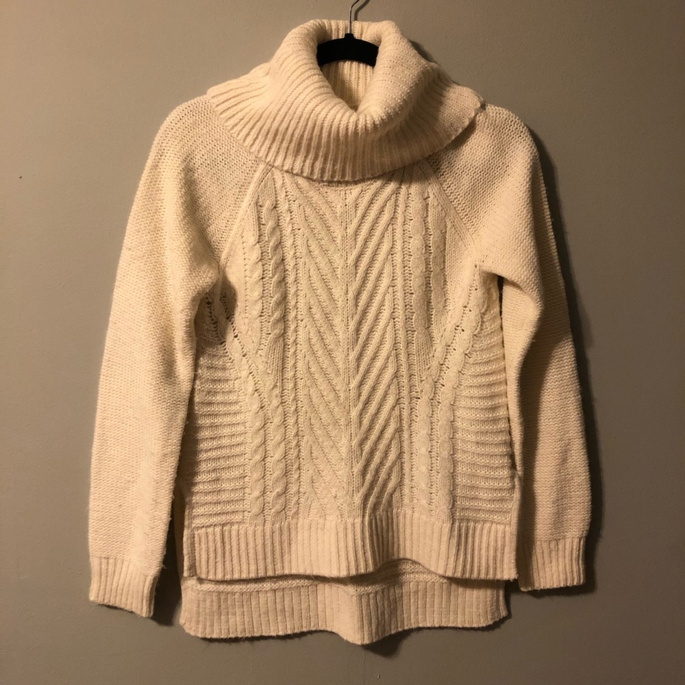 Elle White/Cream Turtleneck Sweater Size M